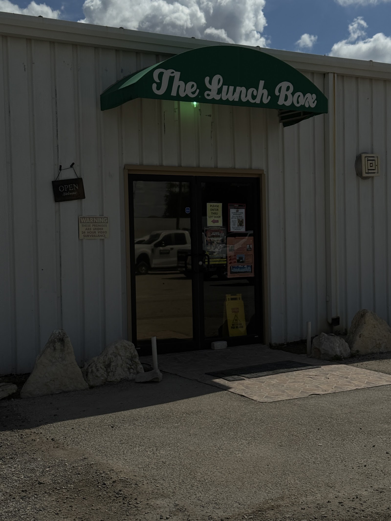 Dining area at The Lunch Box in Seguin